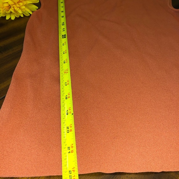 Sleeveless top - Picture 4 of 6